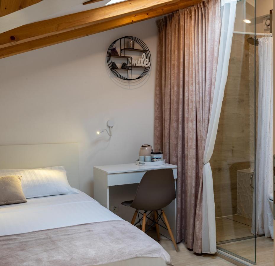 Lighthouse Central Apartments Omiš Extérieur photo