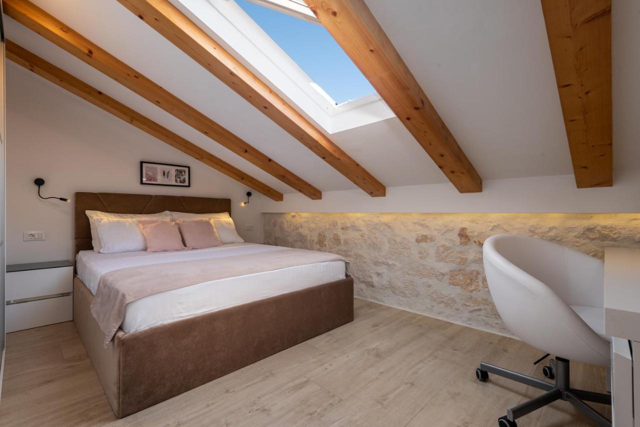 Lighthouse Central Apartments Omiš Extérieur photo