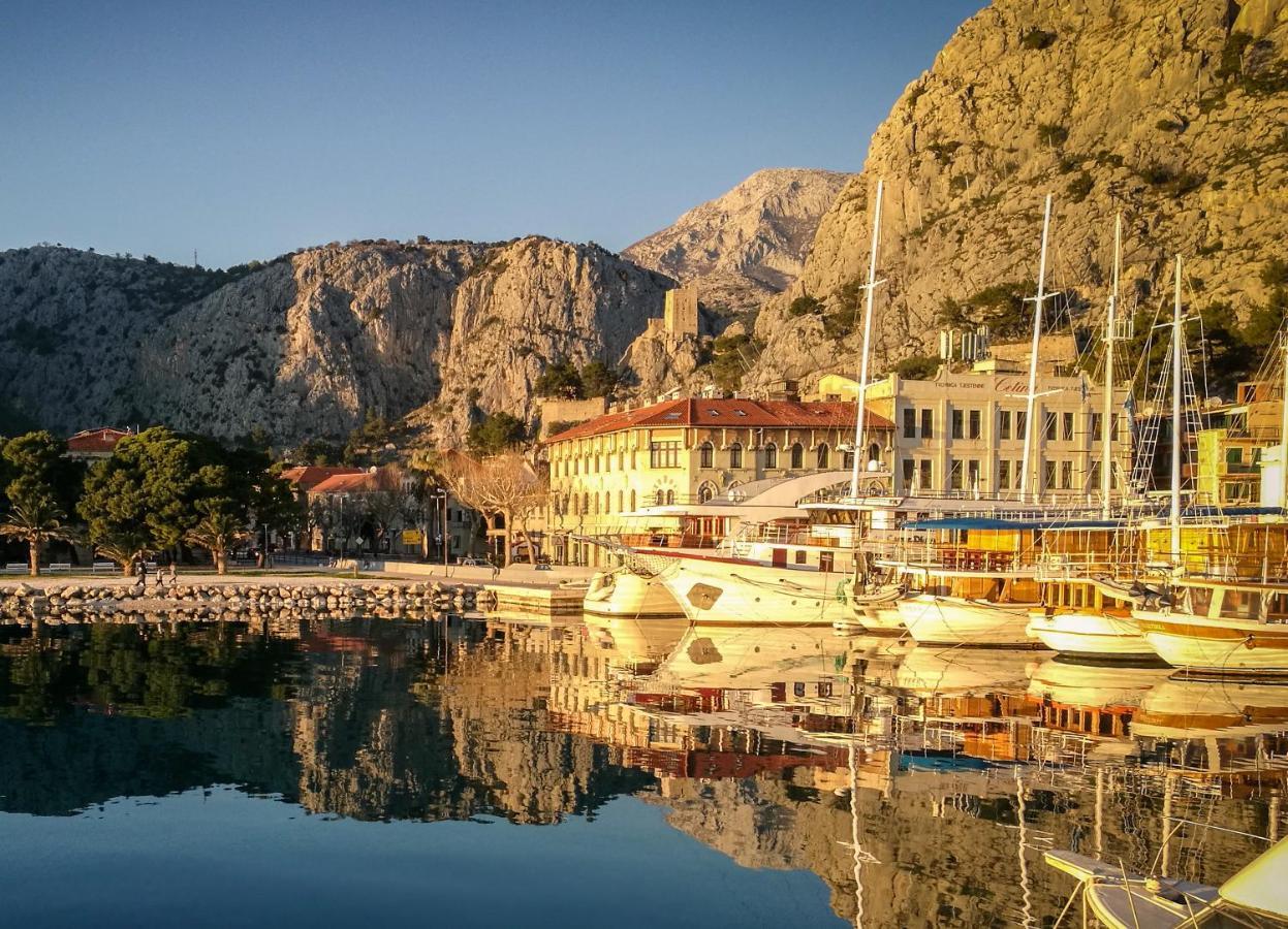 Lighthouse Central Apartments Omiš Extérieur photo