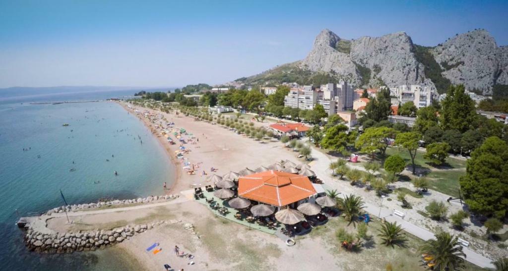 Lighthouse Central Apartments Omiš Extérieur photo