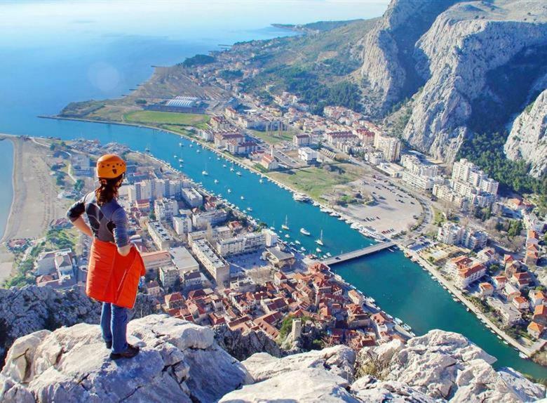 Lighthouse Central Apartments Omiš Extérieur photo