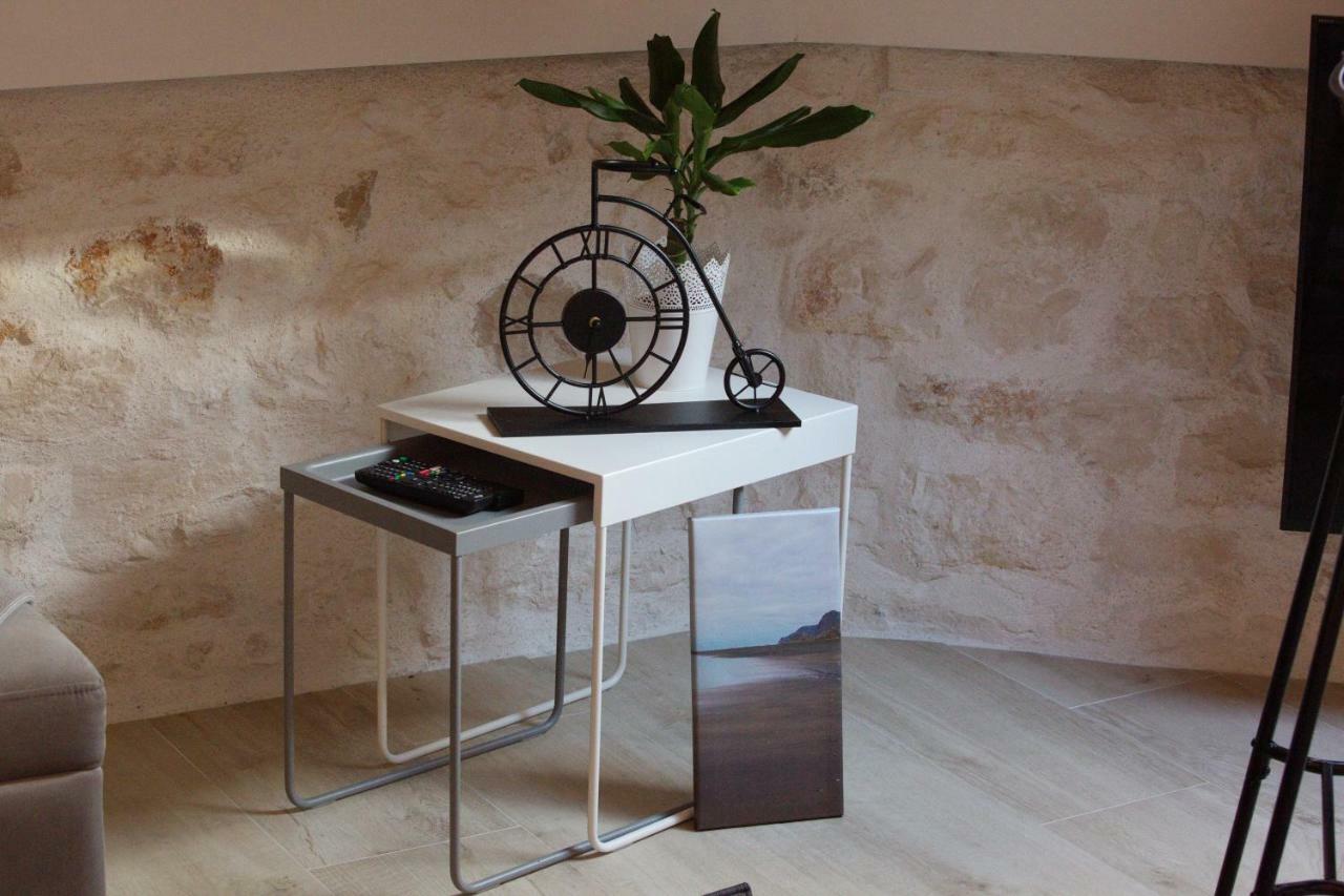 Lighthouse Central Apartments Omiš Extérieur photo